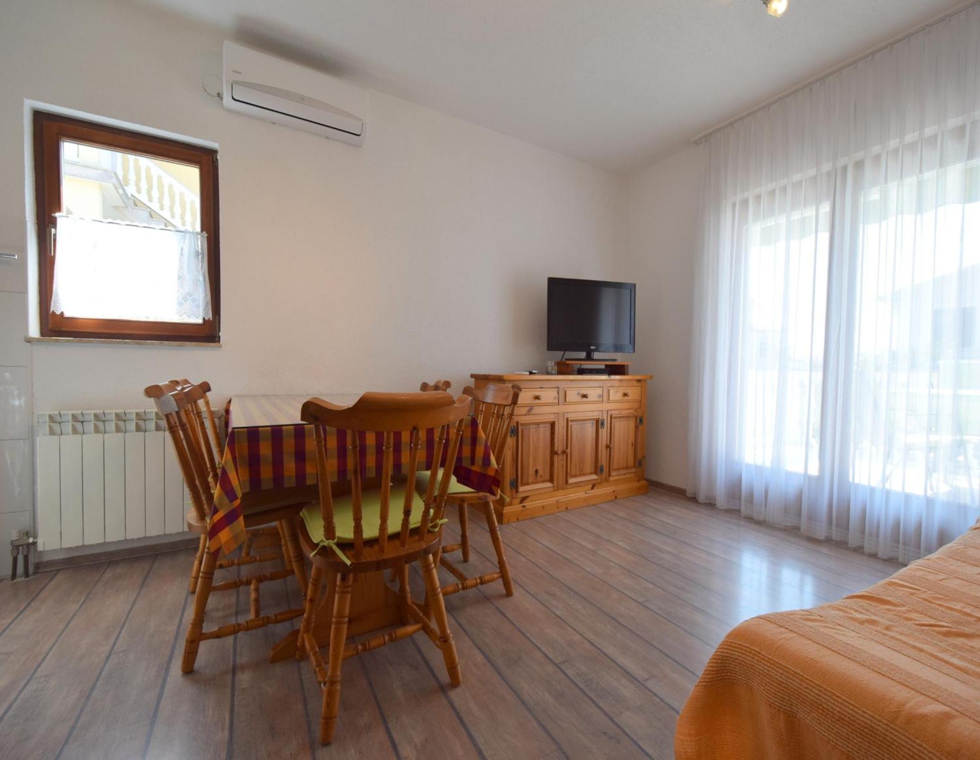Apartments Martin Малинска Екстериор снимка