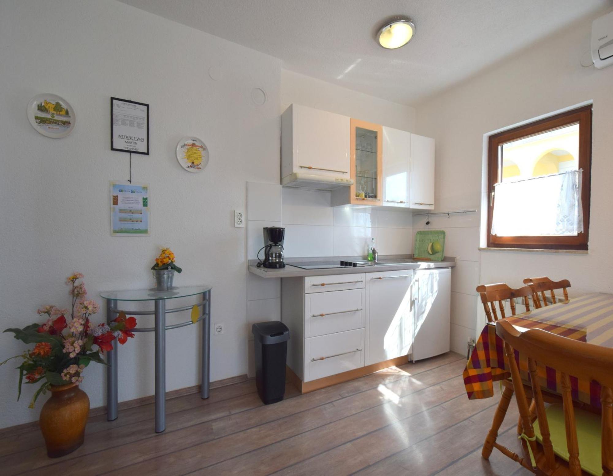 Apartments Martin Малинска Екстериор снимка
