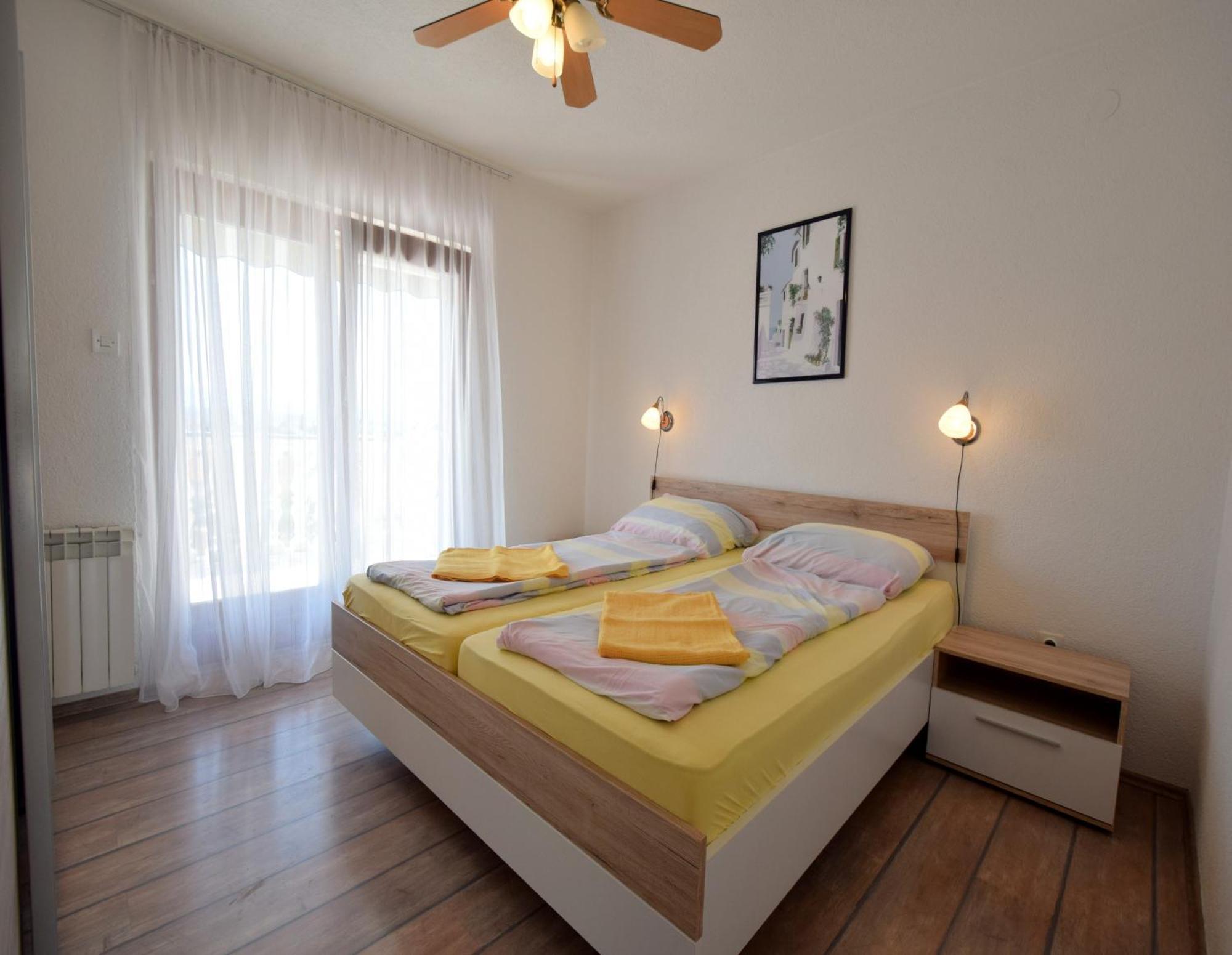 Apartments Martin Малинска Екстериор снимка