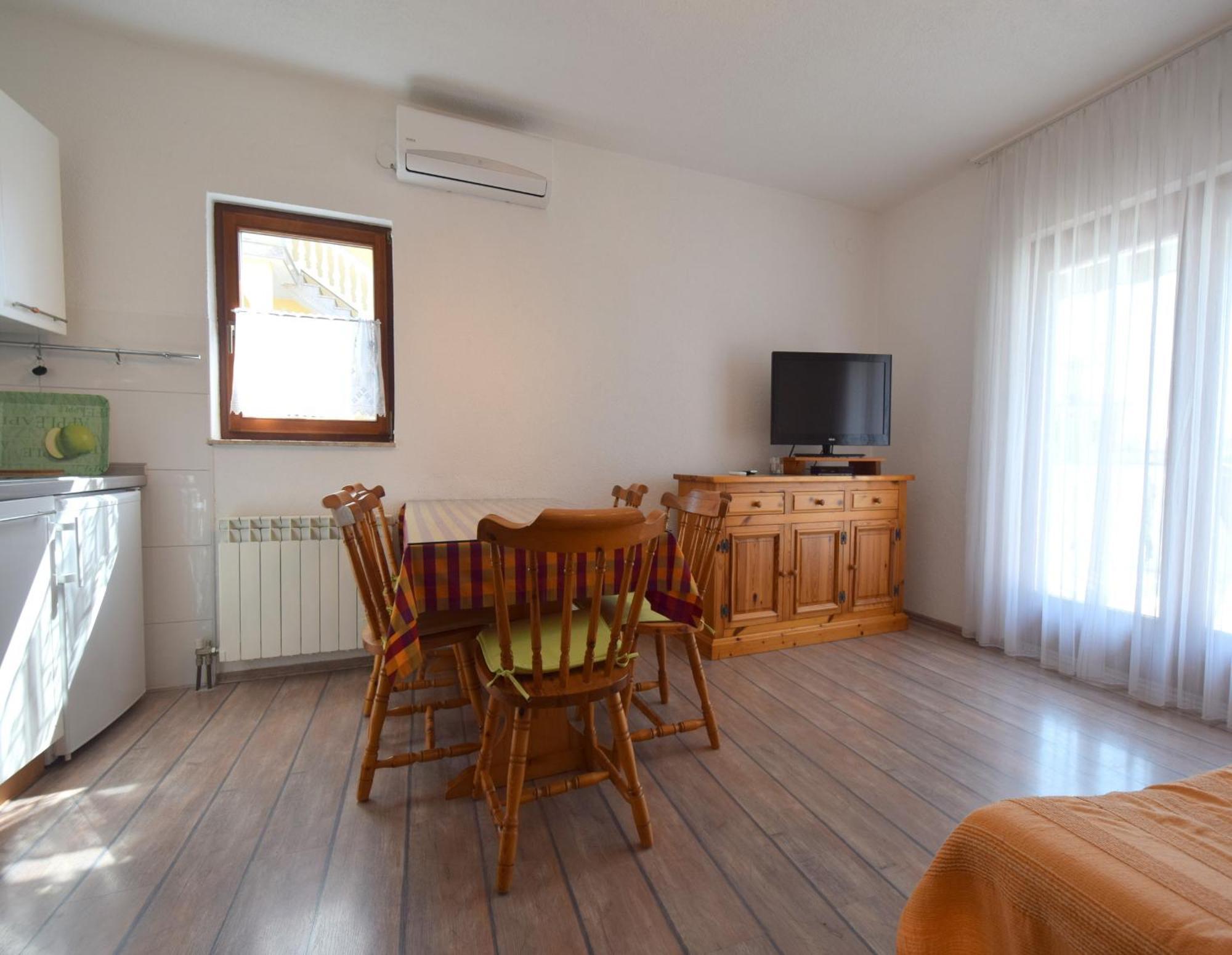 Apartments Martin Малинска Екстериор снимка